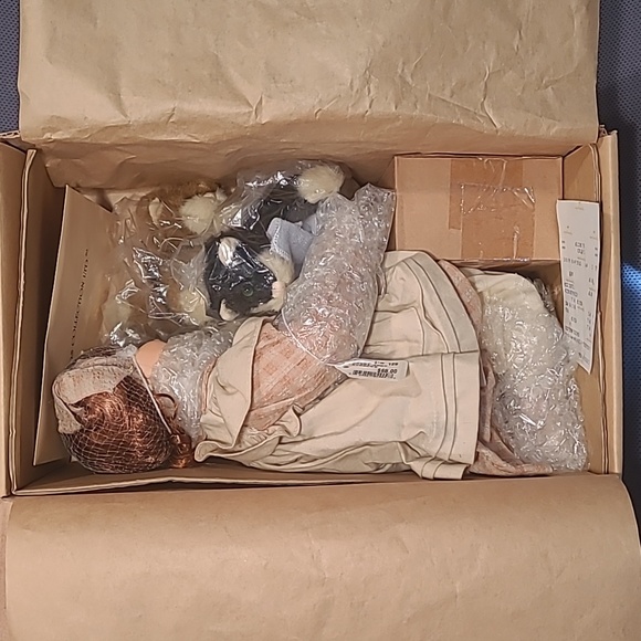 Boyds Yesterdays' Child Limited Edition Wendy Wash Day 4909 Doll - Picture 8 of 10